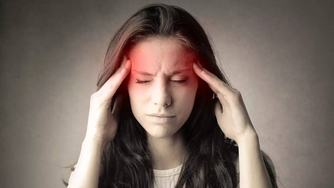 Tension Headache vs. Migraine: Causes, symptoms and other differences
