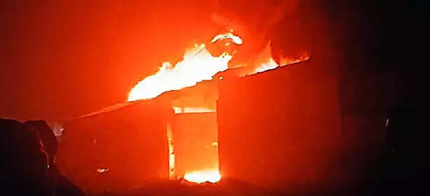 Fire erupts at waste warehouse in Jharia