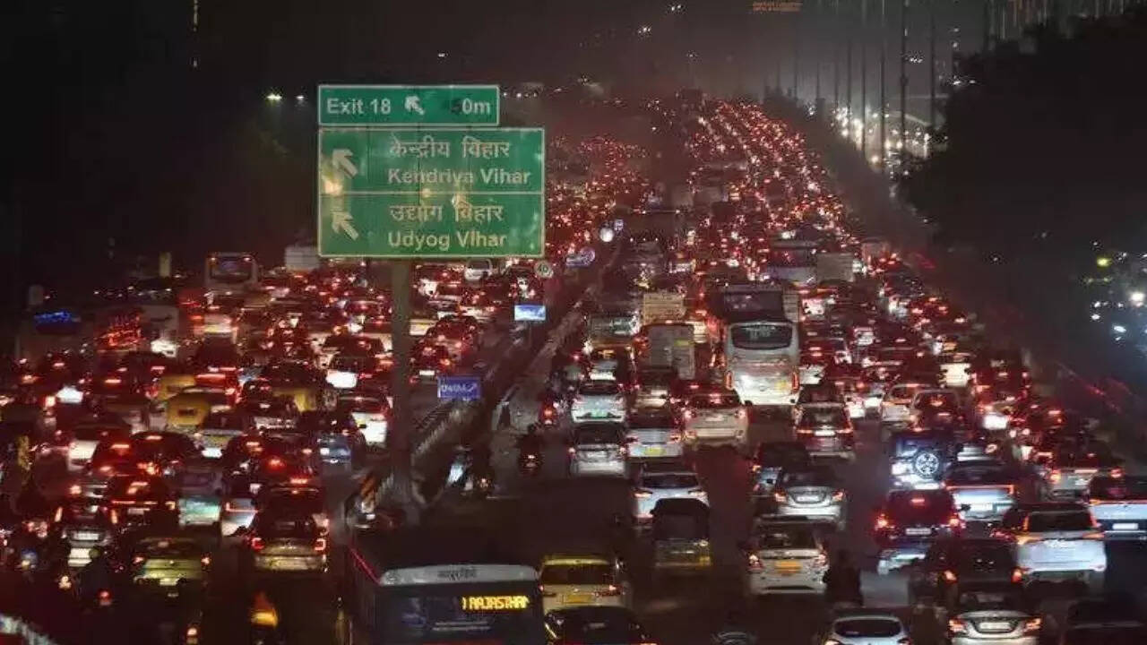 2km in 2 hours: Why traffic was tied into knots on Delhi-Gurgaon Expressway