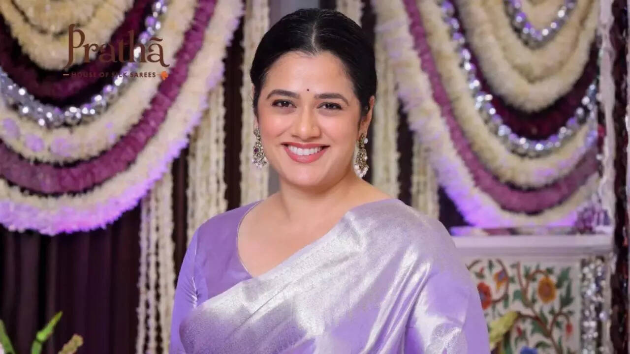 'National Crush' Girija Oak reveals she owns over 400 sarees