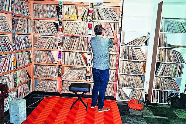 Oz varsity to start India ops next year