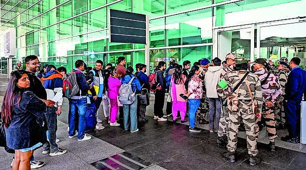 Govt caps flight fares, gives IndiGo 2 days to normalise