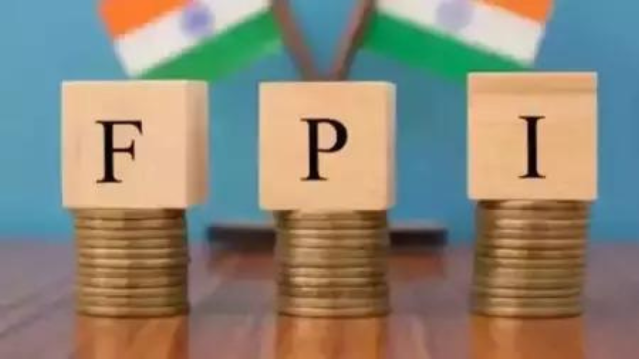 FPI selling continues: Rs 11,820 crore offloaded in December first week; total 2025 outflow touches Rs 1.55 lakh crore