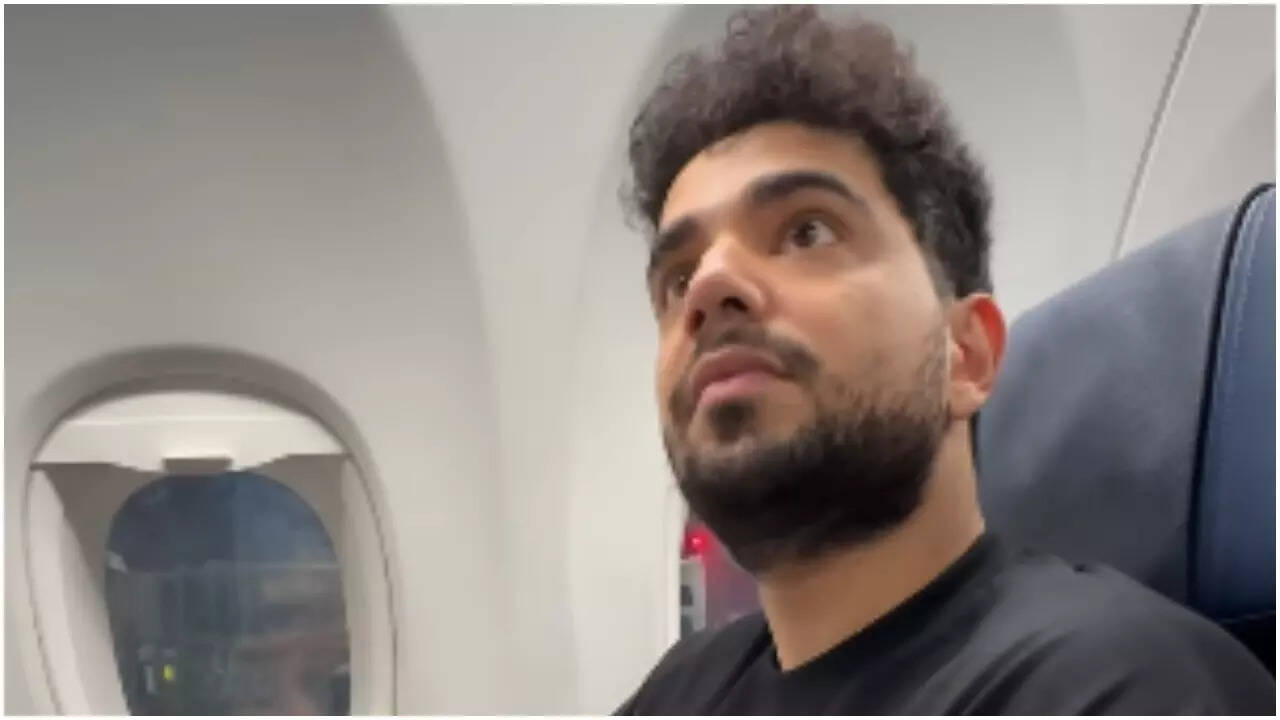 Samay meets Panoti Guy on IndiGo; fans humorously blame him