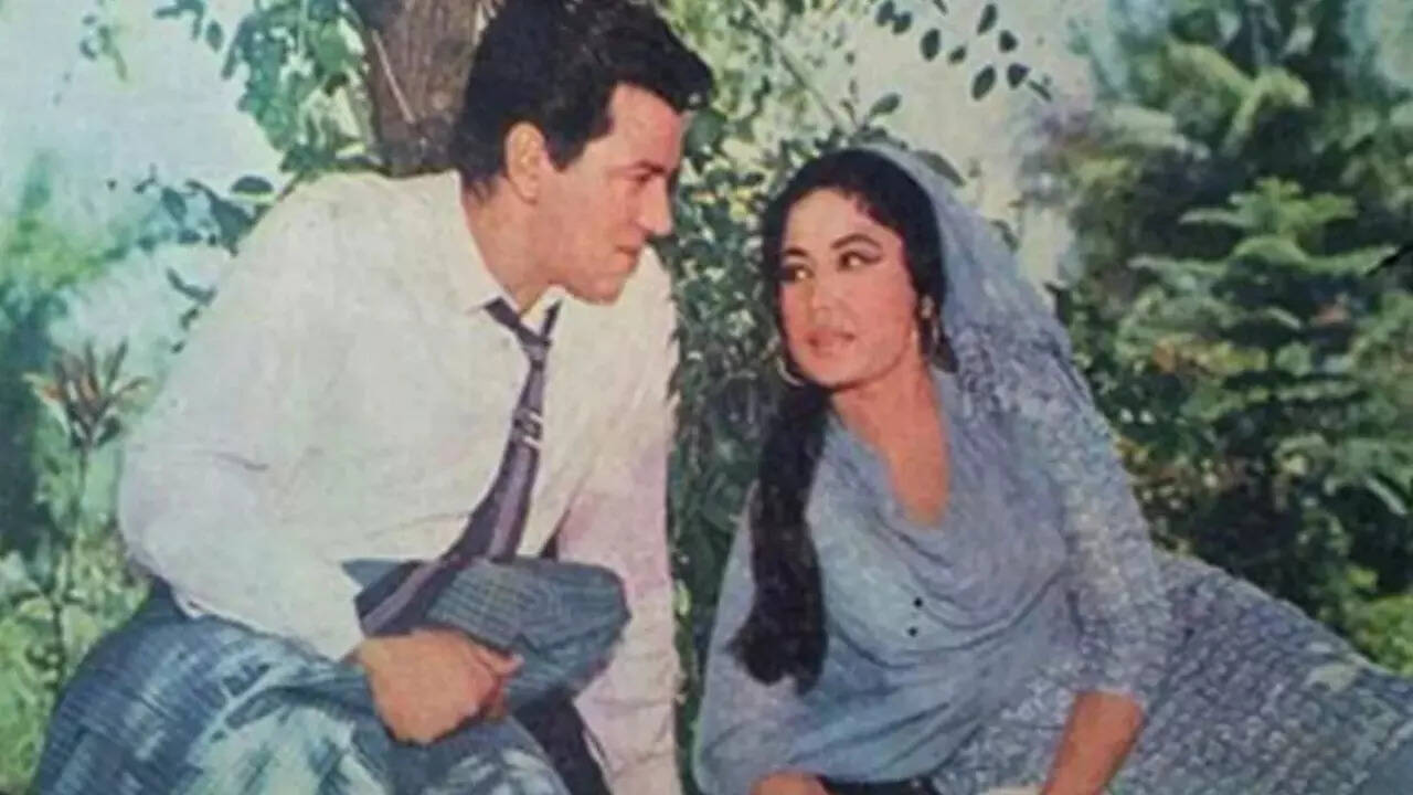 'It wasn't love, I was a fan,' said Dharmendra on relationship with Meena Kumari
