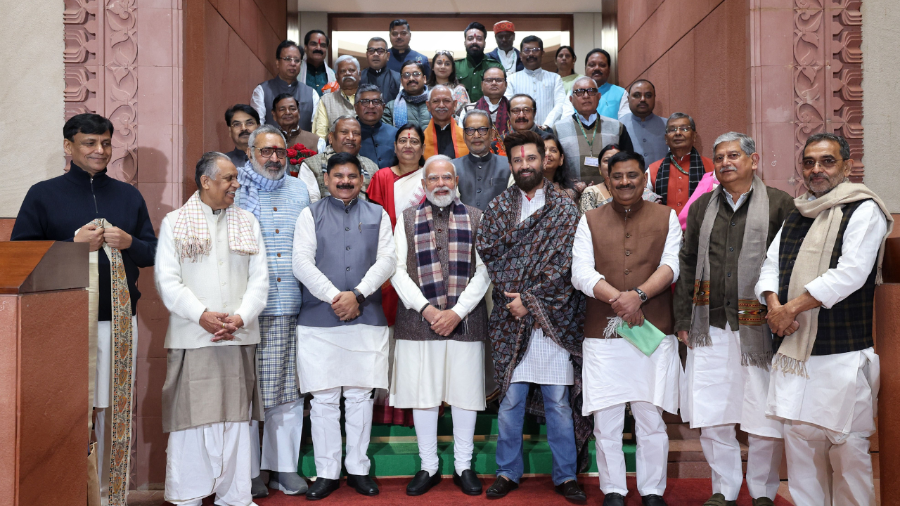 'New energy after Bihar mandate': PM Modi meets NDA MPs; vows to 'leave no stone unturned'