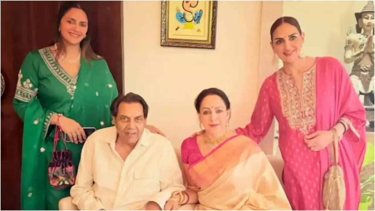 Hema Malini to hold prayer meet for Dharmendra in Delhi