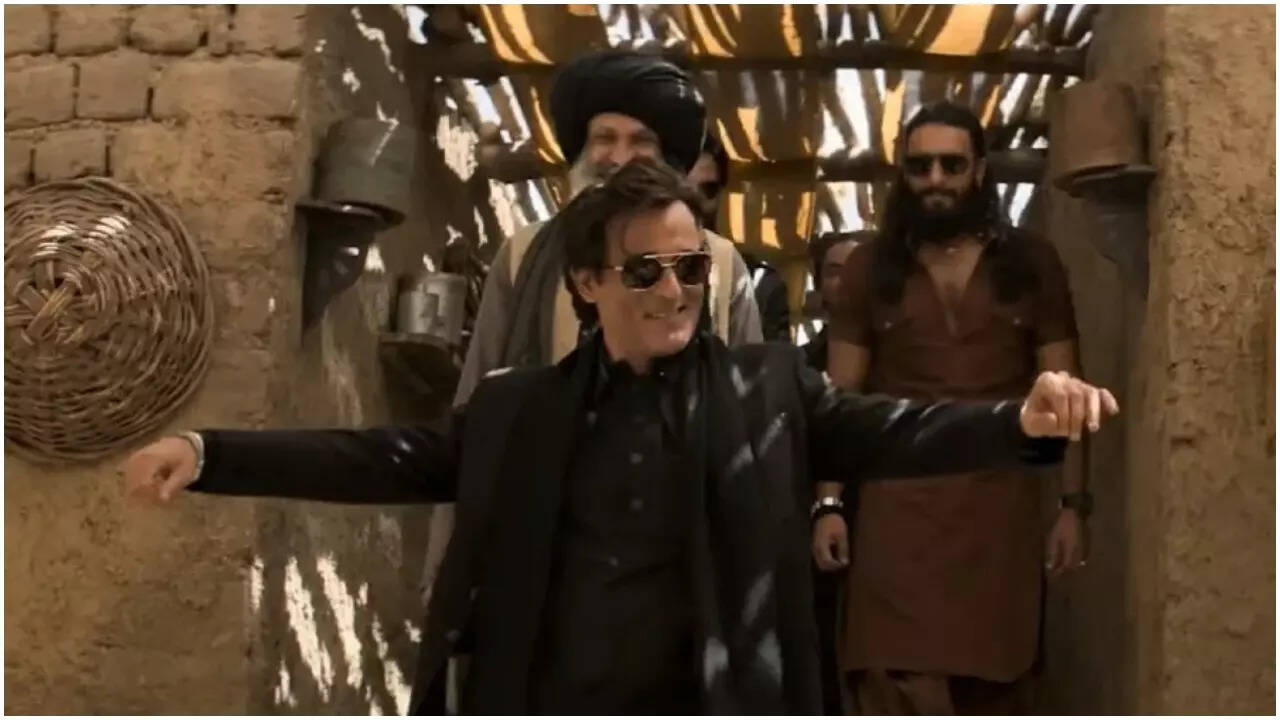 Akshaye 'would carry oxygen cylinder' while shooting ‘FA9LA’