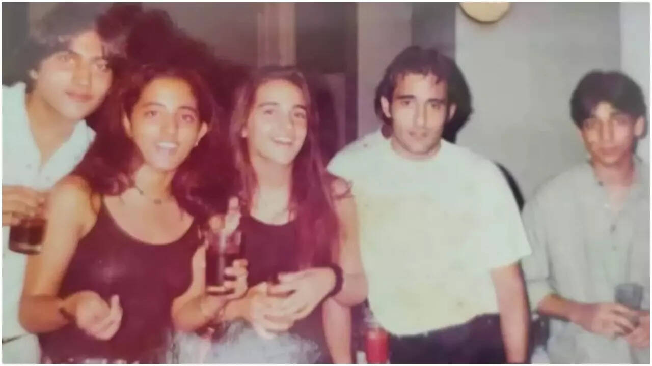 Tara shares pic with Akshaye, hails Dhurandhar success