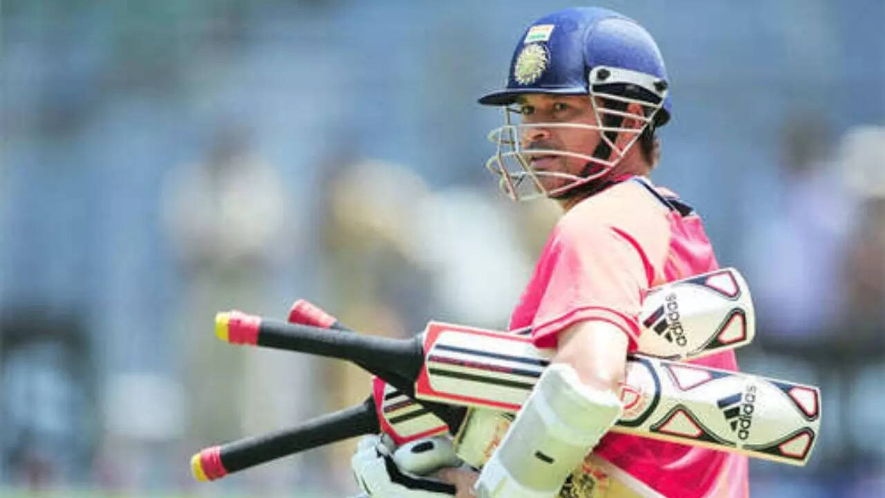 How a teammate with broken hand helped Sachin earn his India cap