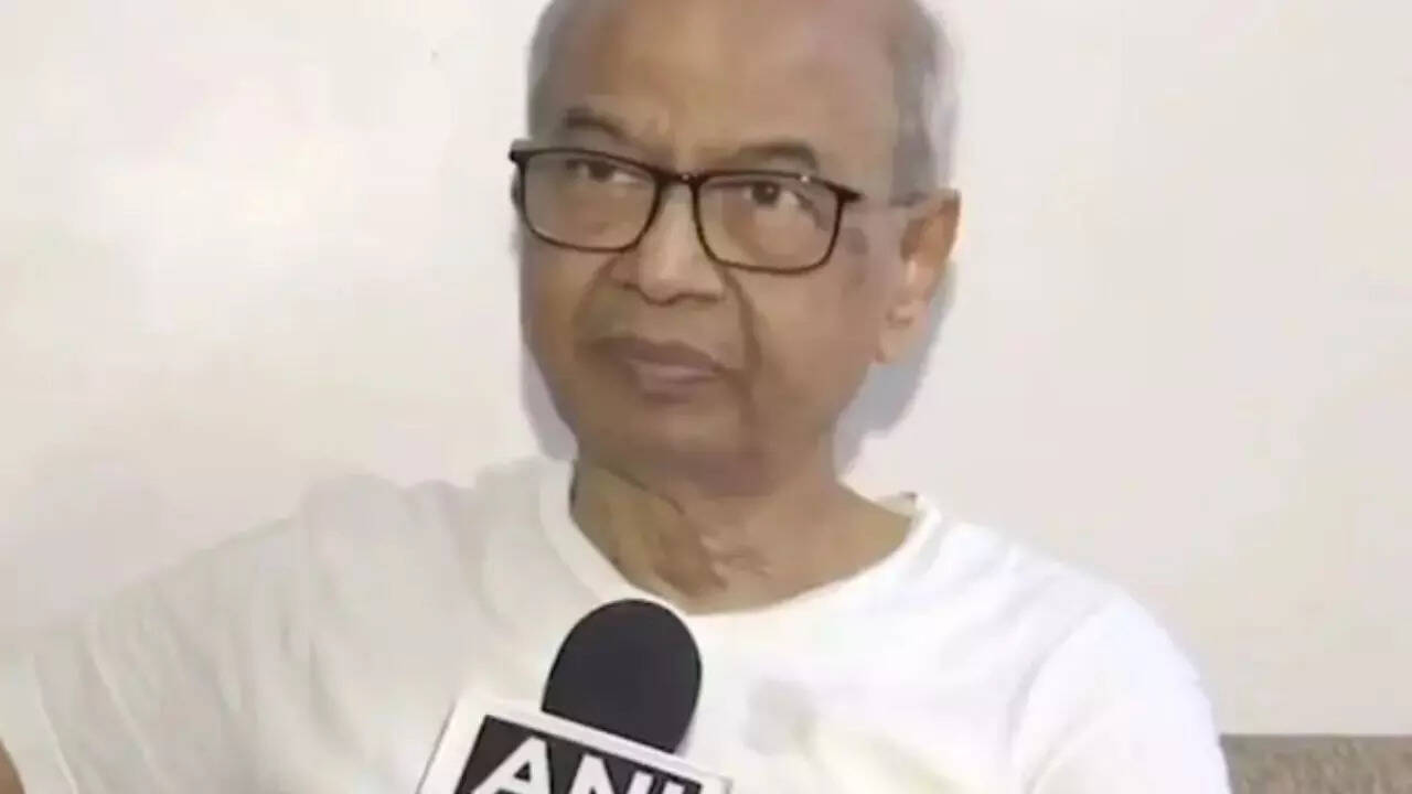 'Attacked by 150 people': Lawyer who hurled shoe at ex-CJI Gavai claims assault on court premises; defends his actions again