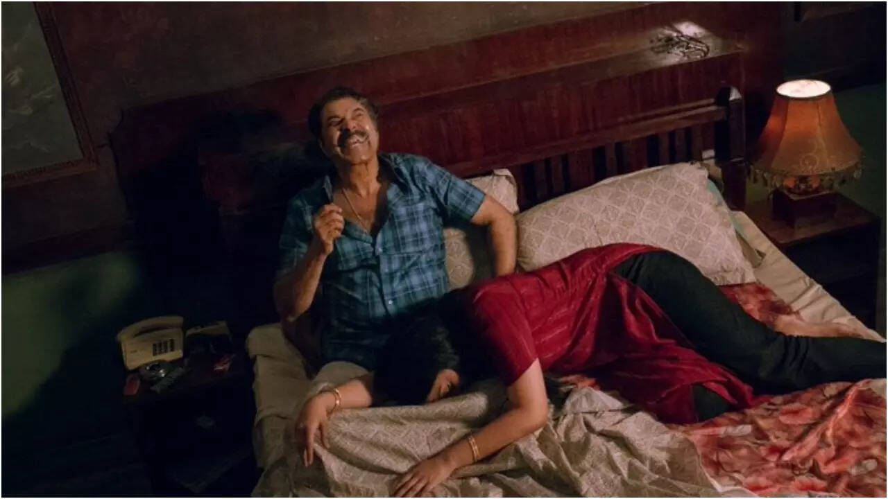 'Kalamkaval' BO day 5: Mammootty's film hits Rs 22.20 cr