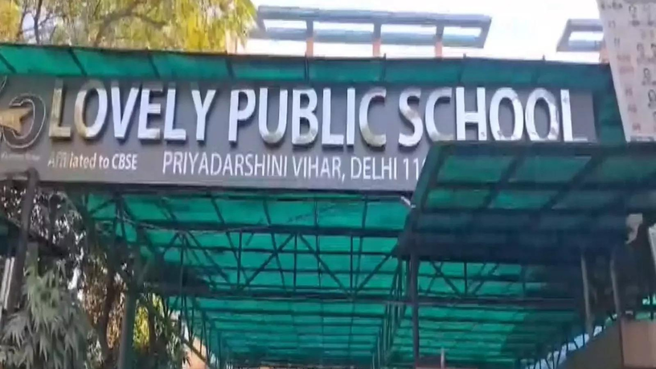 Delhi: Two school receives bomb threat, probe underway