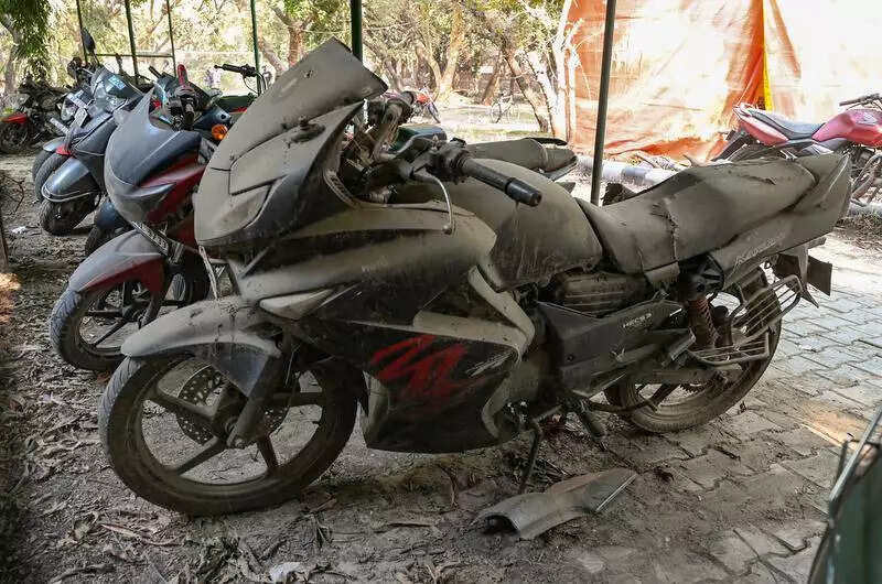 JNU is home to two dozen unidentified, abandoned vehicles. Delhi blast brings them into focus