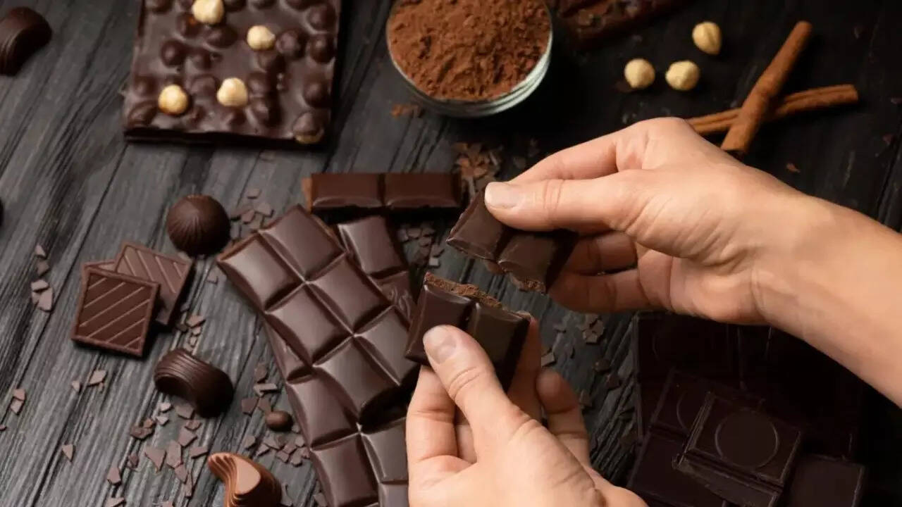 Taking a bite from the chocolate bar? It could affect your aging process, new study suggests