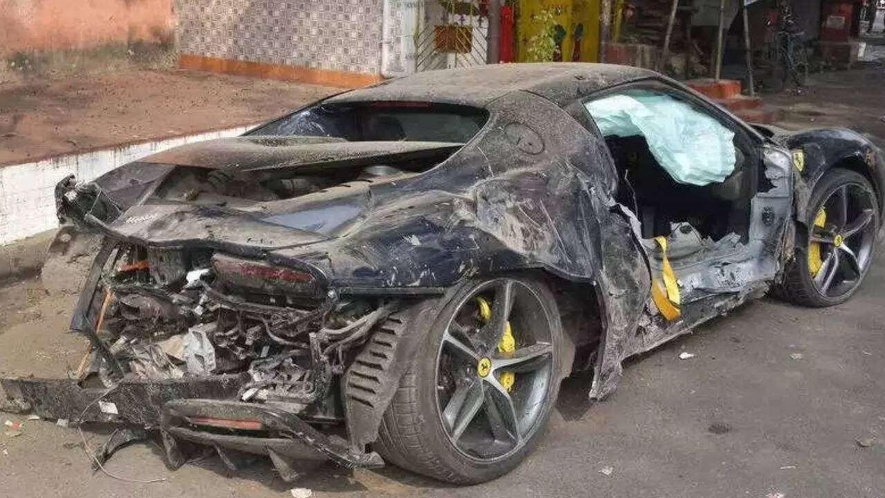 Ferrari carnage in Kolkata: Supercar spirals out of control, slams lamp post, splits in two; PWD worker among 4 hurt
