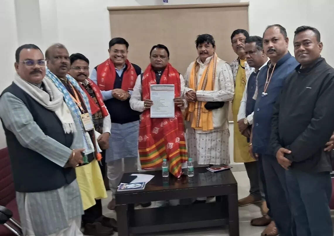 Puri locals meet Odisha CM, seek hassle-free darshan at Jagannath Temple