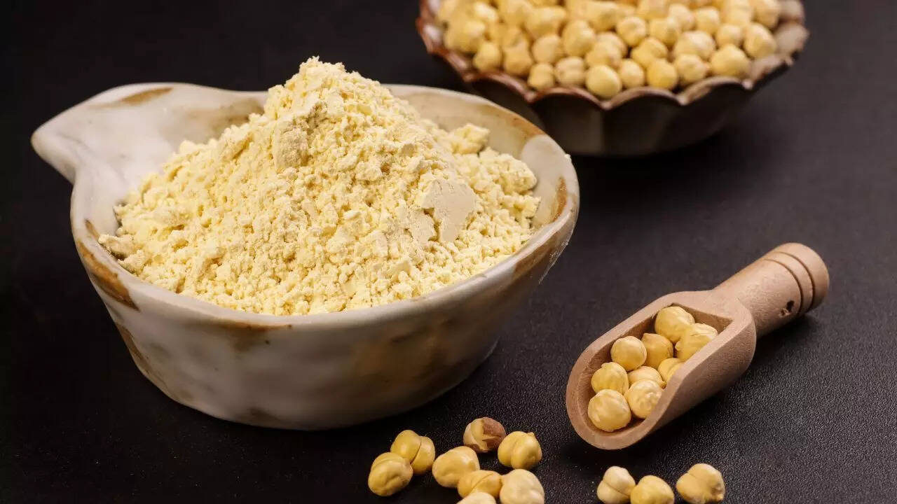 8 benefits of adding besan (gram flour) to your regular chapati atta