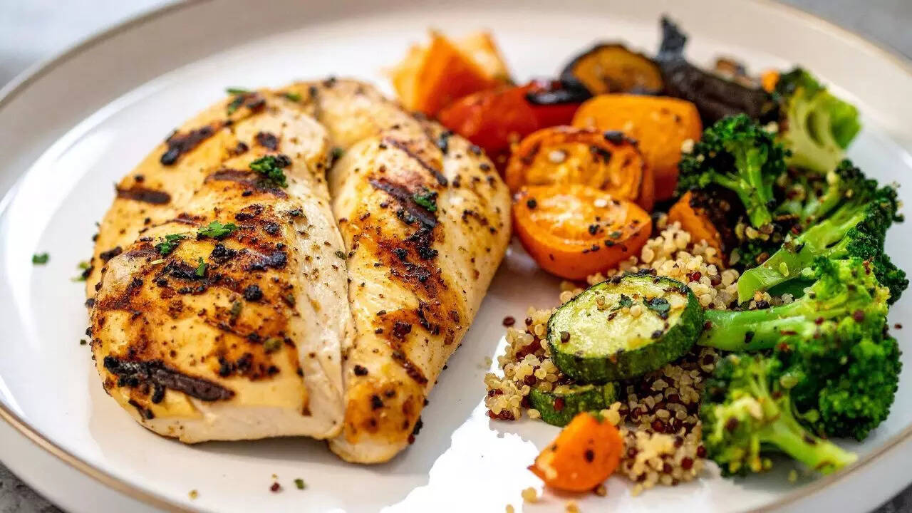 Baked cod with herbed quinoa and steamed zucchini
