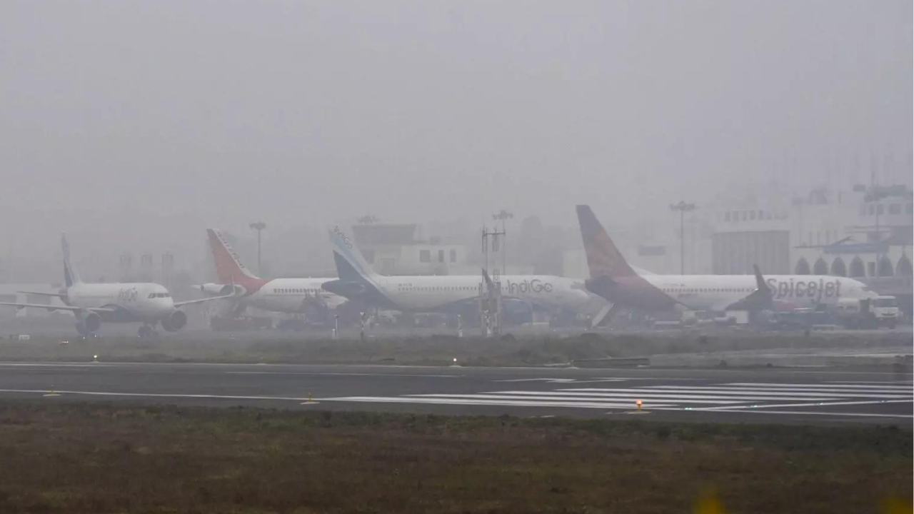 Delhi battles heavy smog: Airport issues advisory; passengers told to contact airlines
