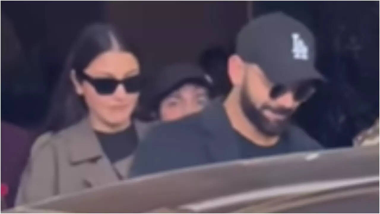 Anushka Sharma returns to India, spotted with Virat Kohli