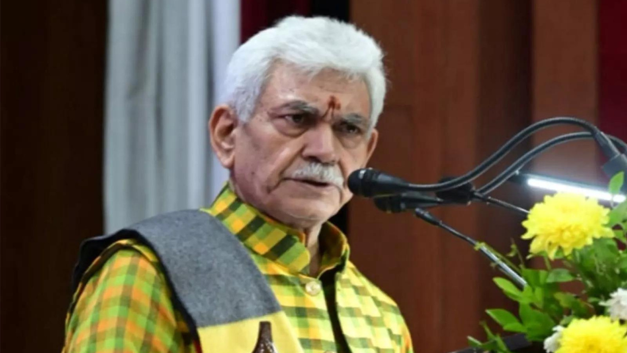 J&amp;K LG hands over govt job letters to 39 terror victim families