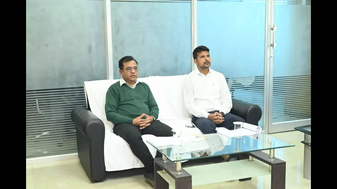 6 held for arson as situation improves in MV-26 village