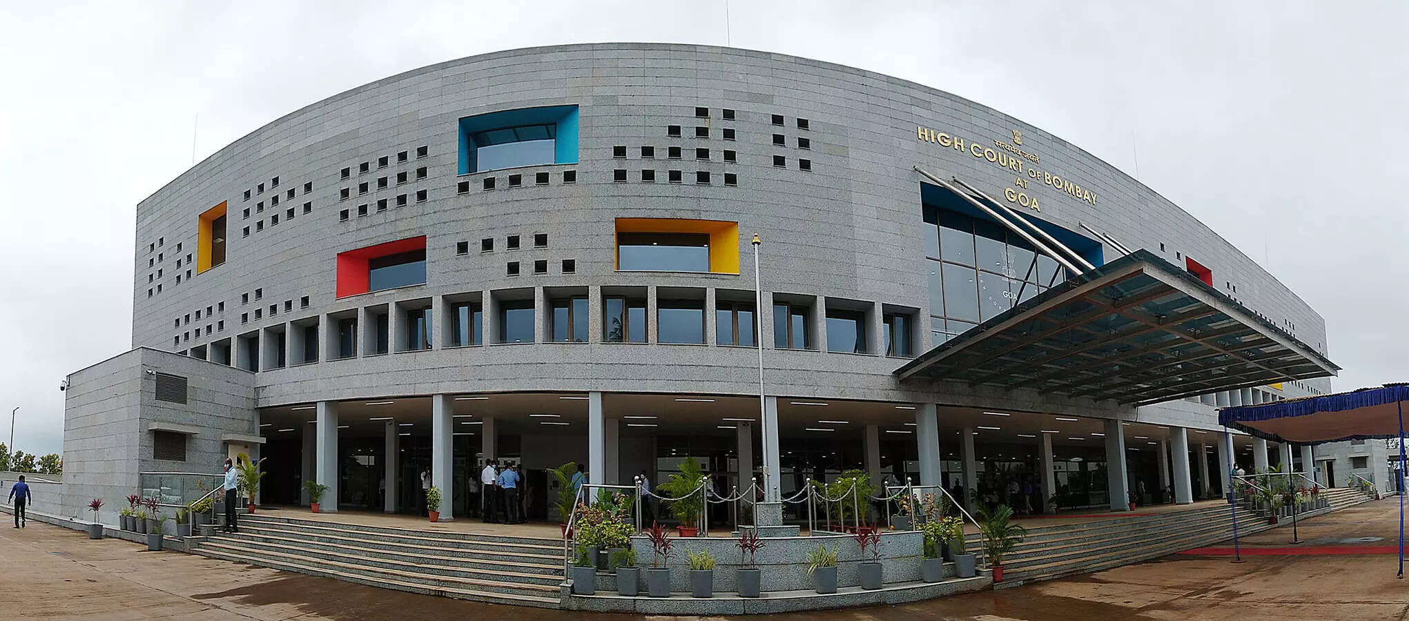 HC to govt: Give passport to 7-yr-old girl with Indian mother, British father