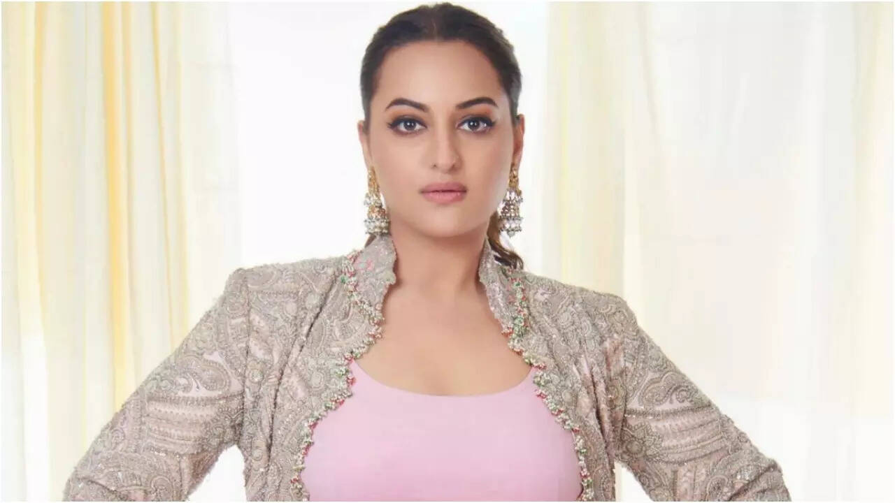 Sonakshi raises voice against actors, critics getting trolled