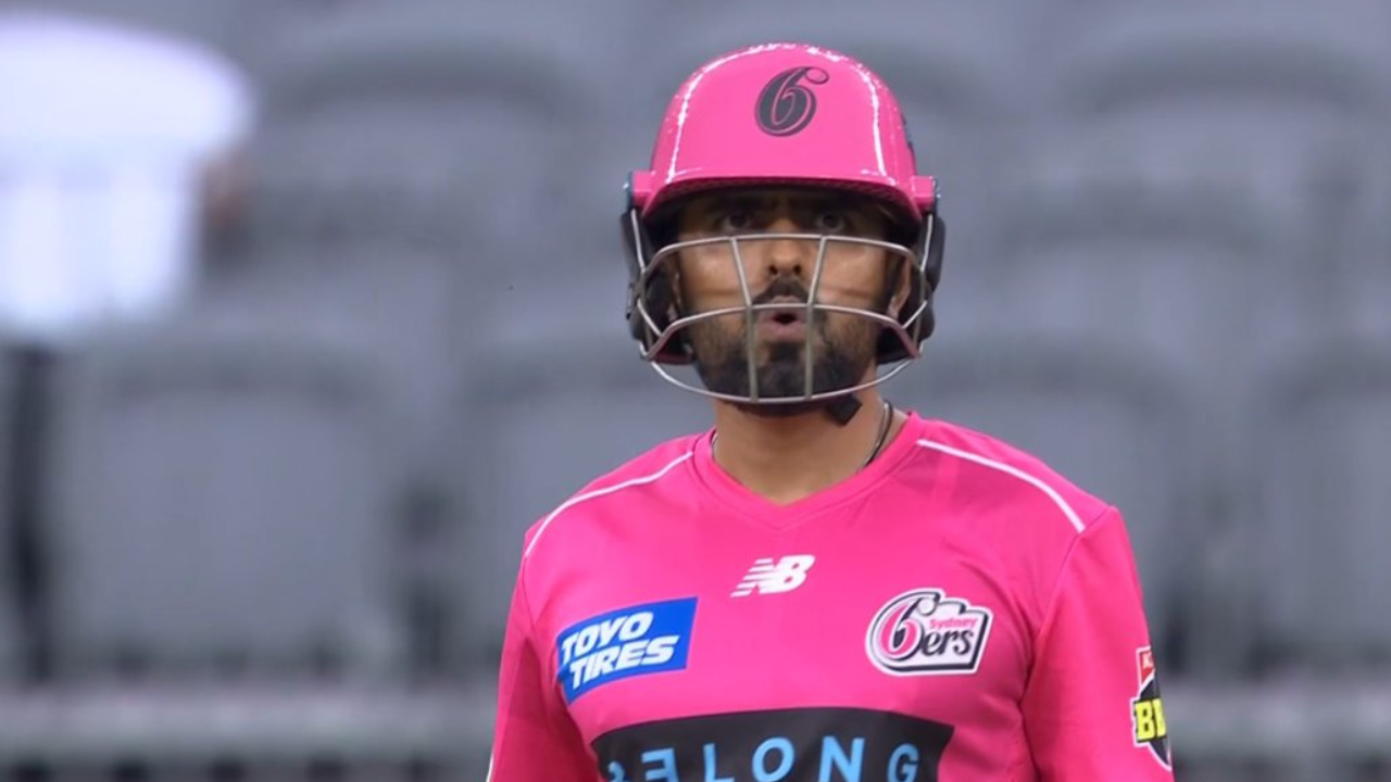 Shock BBL debut! Babar Azam out for just 2 runs against Perth Scorchers - Watch
