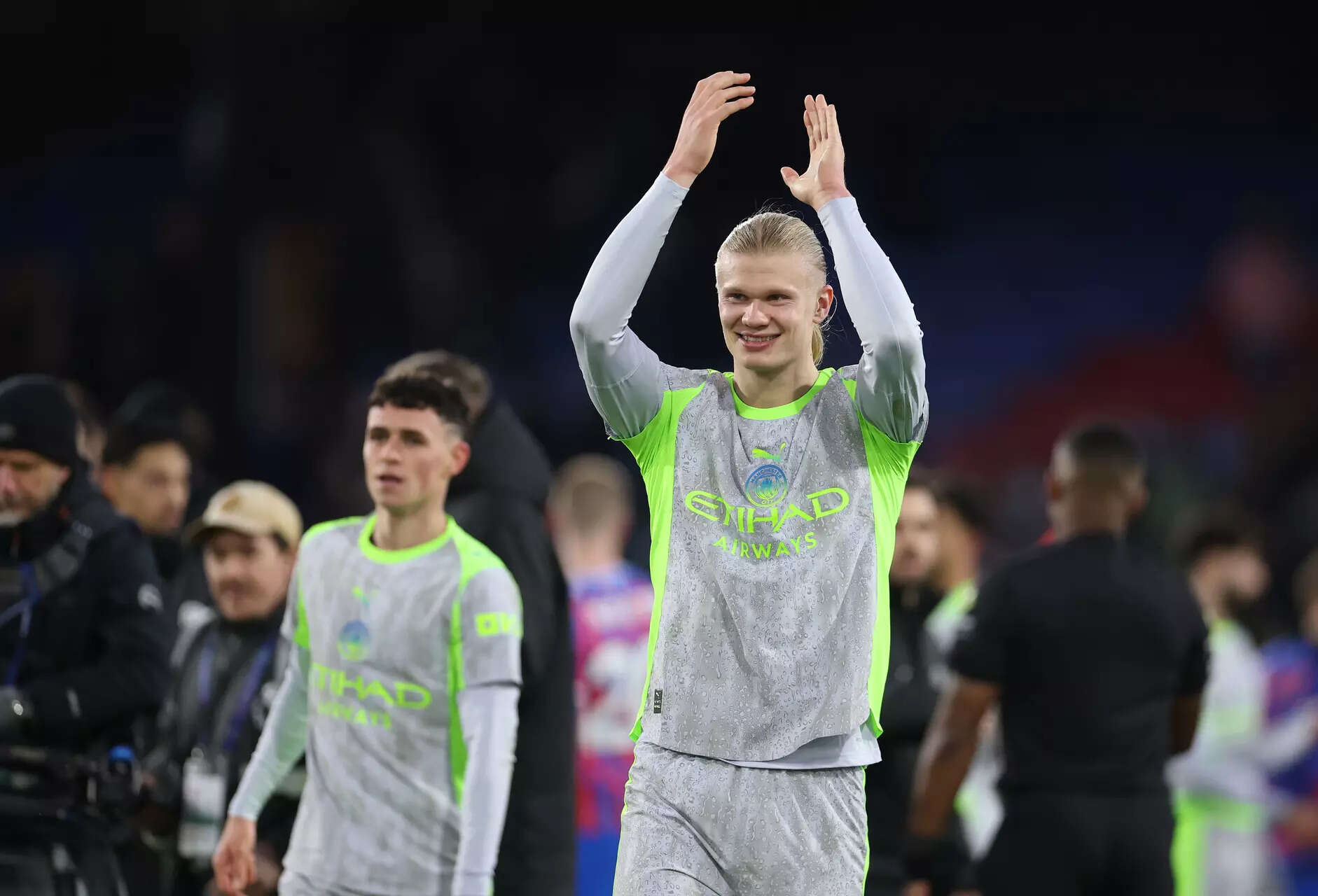 Man City and Aston Villa keep title race alive with crucial wins