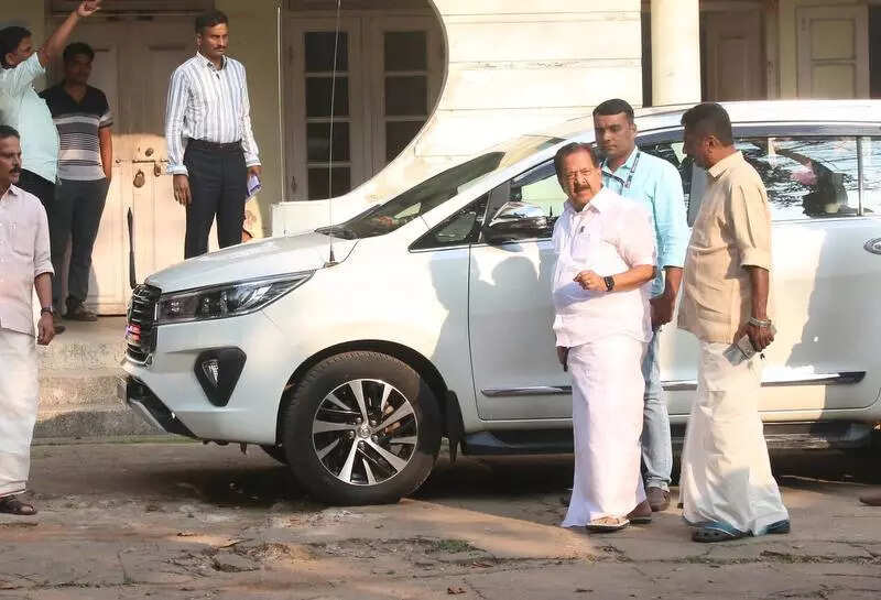 Chennithala gives statement to SIT