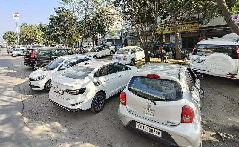 Despite F&amp;CC nod, MC yet to fix dates for auction