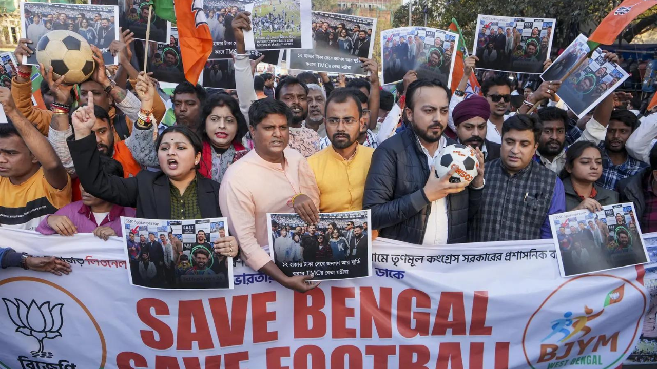 Messi tour fiasco: Show-cause notice for DGP Rajeev Kumar, CP Mukesh Kumar; state seeks explanation in 24 hrs