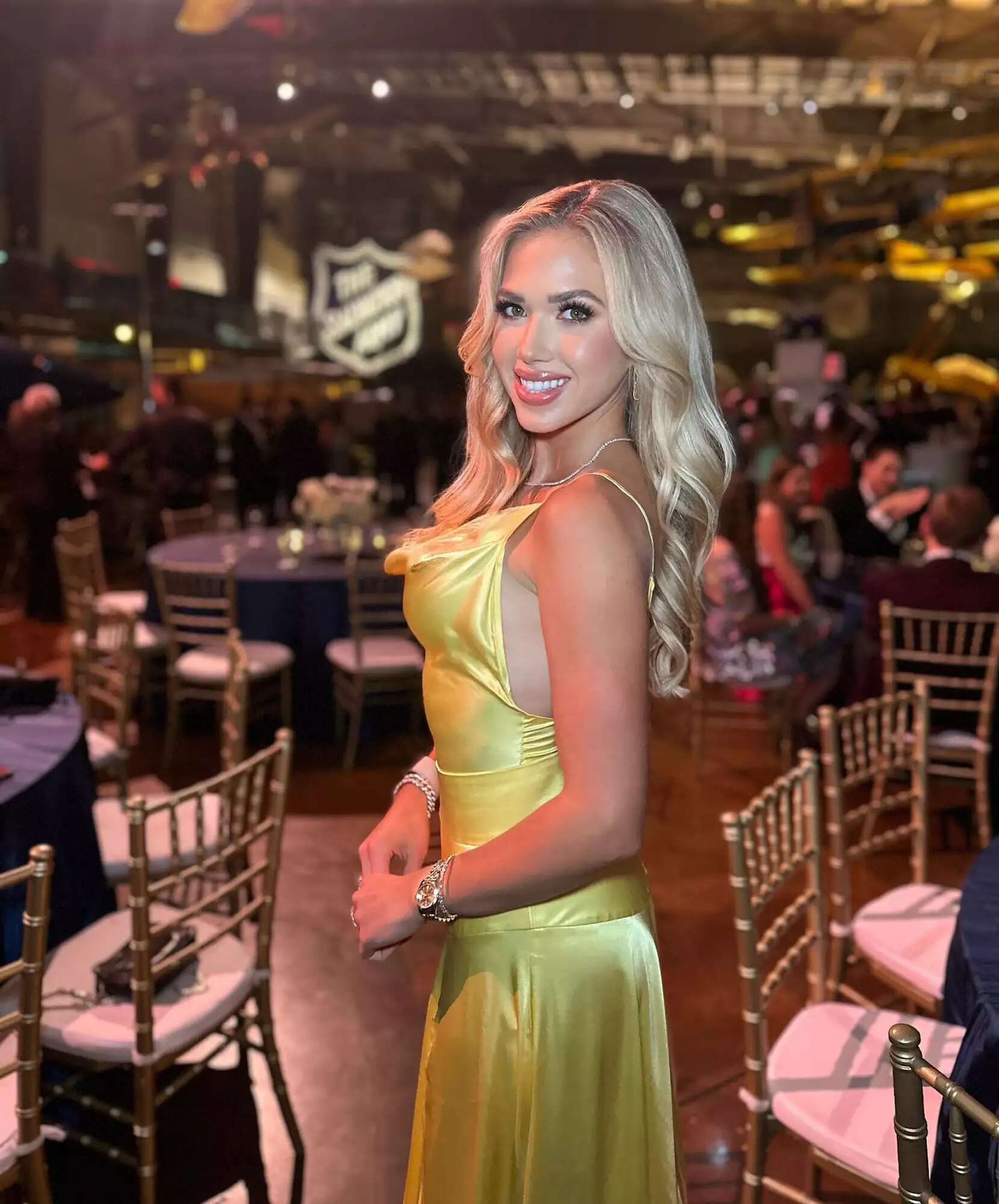 Gracie Hunt’s understated Instagram Story — pink tree and a brief Christmas message draw attention