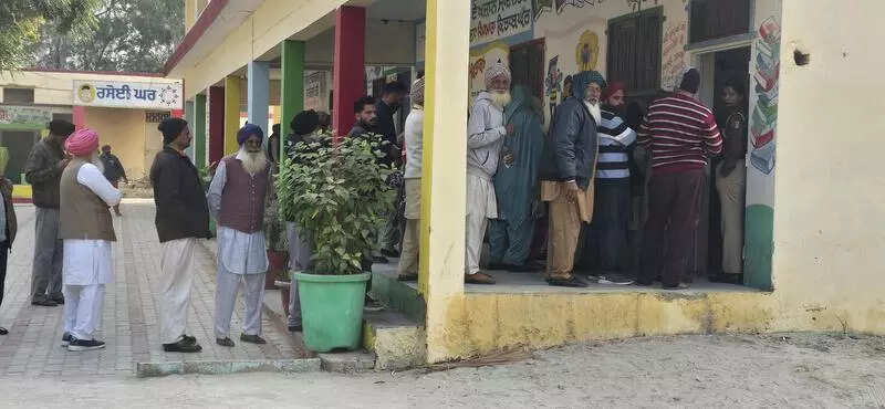 SAD falters as factionalism hits home