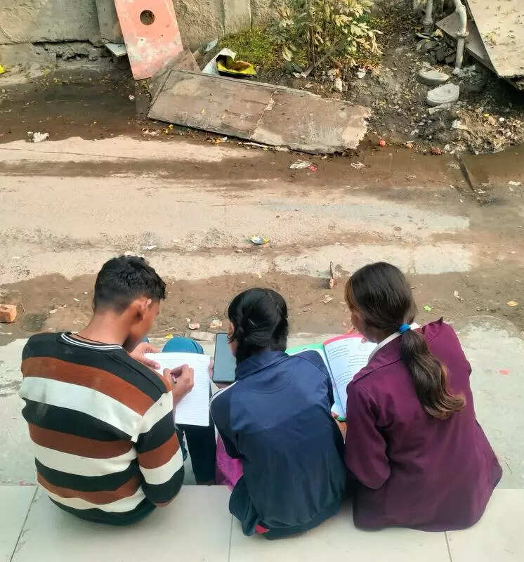 Learning A Blur On Other Side Of Divide