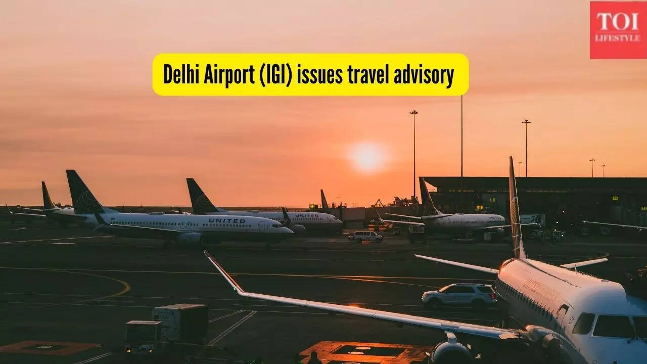 Delhi Airport (IGI) issues travel advisory for 19 December as dense fog engulfs the region; warns for travel disruption