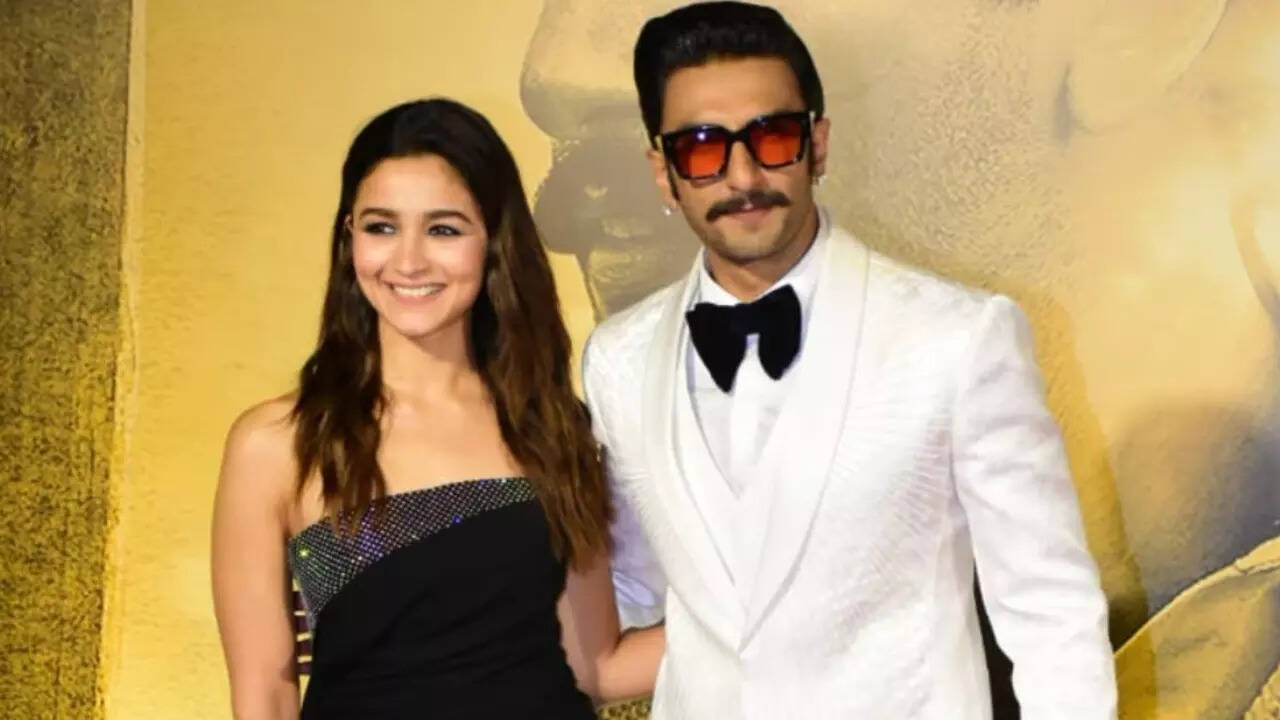 Alia remains silent on 'Dhurandhar' while appreciating Ranveer's 6-year old film