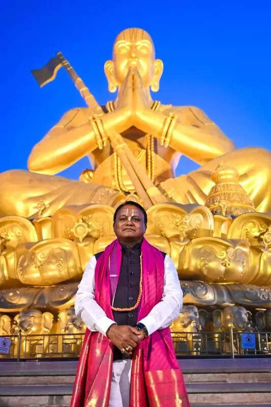 CM visits ‘Statue of Equality’ in Hyd