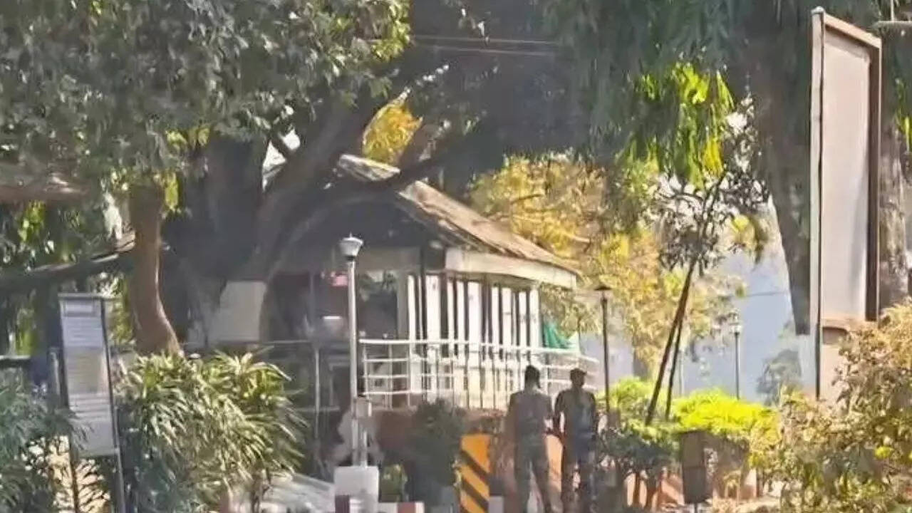 Border on alert: BSF jawan crosses border while chasing cattle smugglers; kidnapped and dragged deep into Bangladeshi territory