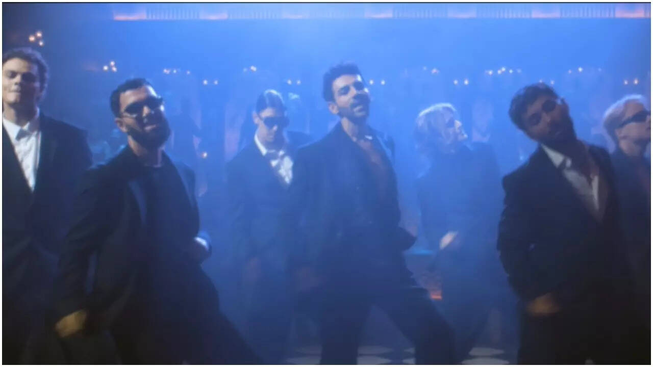 Did you know Kartik's Saat Samundar Paar song features Quick Style?