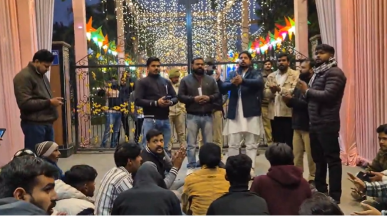 'Hurt Hindu sentiments': Bajrang Dal stages protest outside Bareilly church; watch