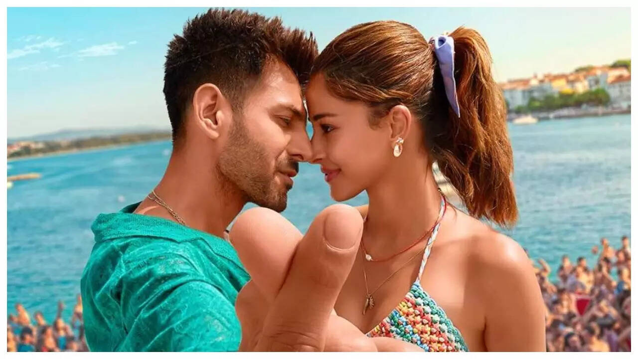 'TMMTMTTM' opens to Rs 7.5 crore; eclipsed by 'Dhurandhar'