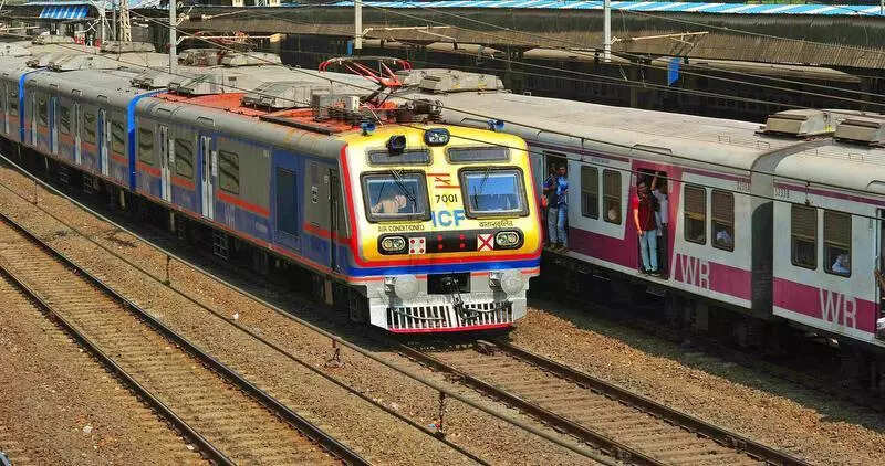Knife attack in Mumbai local: Man stabs neighbour on train; families show unity in hospital