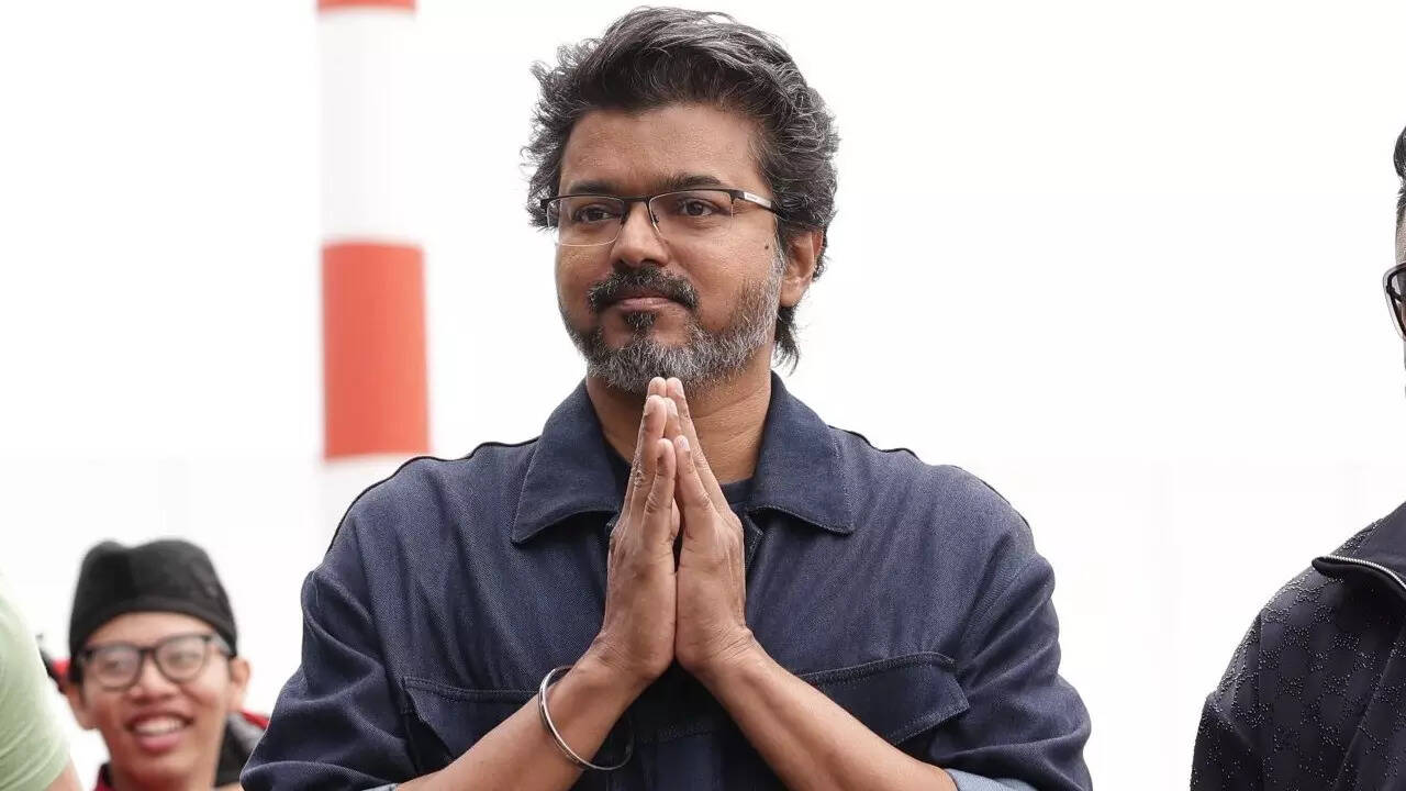 Thalapathy Vijay gets a surprise welcome in Malaysia