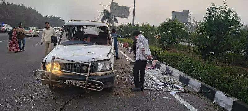 Car hits median on ORR, 1 dead &amp; 5 hurt