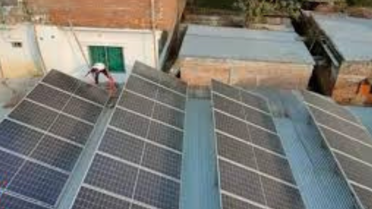Households with rooftop solar installations under PM Surya Ghar Muft Bijli Yojana cross 25 lakh mark