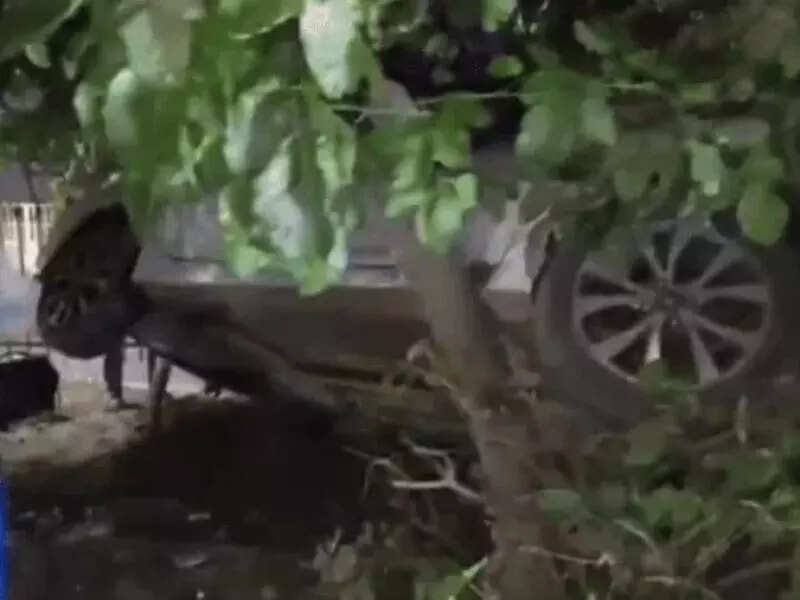 Two crashes on NH-19 after car loses control and overturns