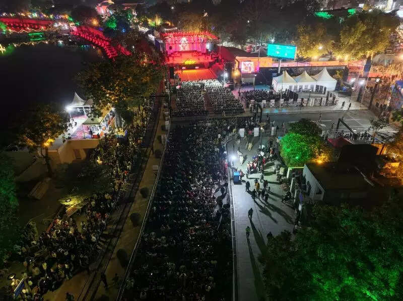 52 children lost in carnival reunited with families